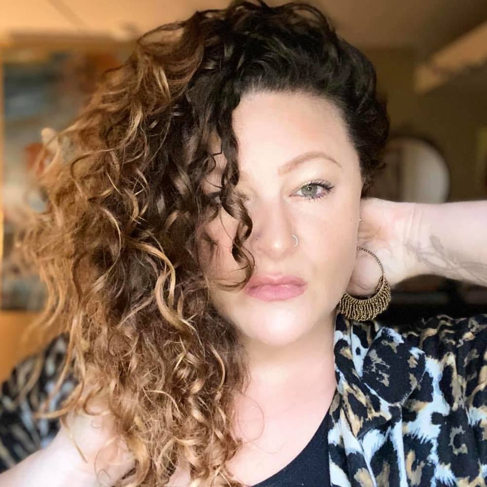 Meet your Posher, Cassandra